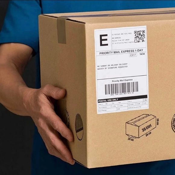 ✨RESERVED ✨Shipping Labels 🏷 - Picture 3 of 3